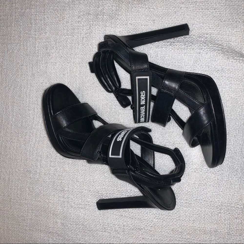Michael Kors, Strapped Heel, 6.5